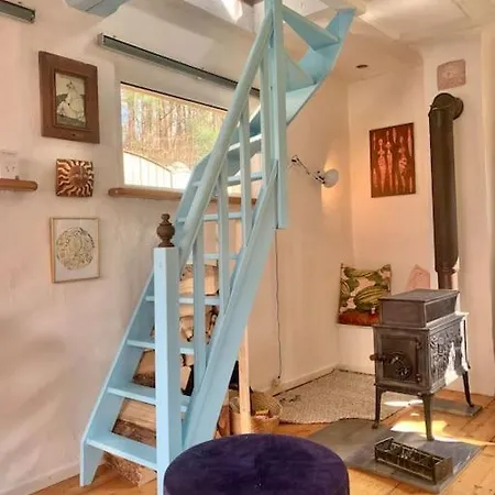 Kleine Kunstremise Mit Holzofen Burg Freienfels