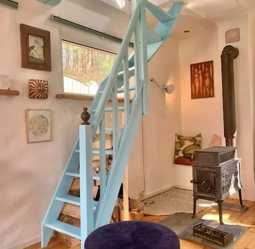 Kleine Kunstremise Mit Holzofen Burg Freienfels