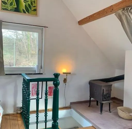 Kleine Kunstremise Mit Holzofen Burg Freienfels *